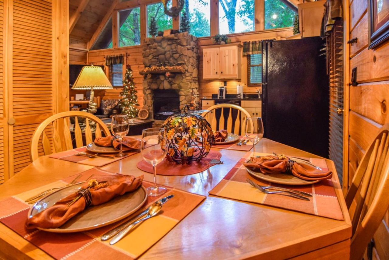 Beary Cozy Cabin Севьервилл Экстерьер фото
