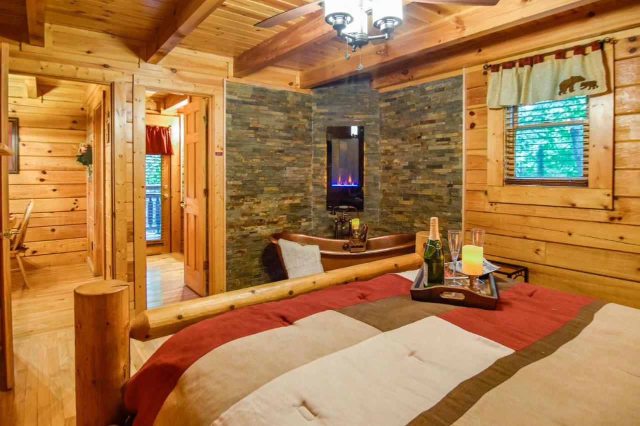 Beary Cozy Cabin Севьервилл Экстерьер фото